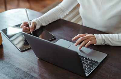 房地產開發(fā)與經營論文